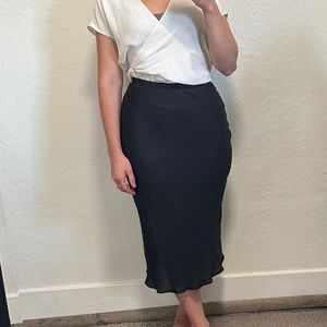 Summery Black Silky Spotted Midi Skirt